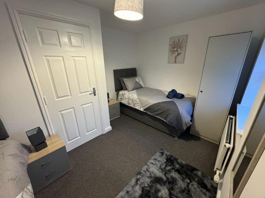 Villa Modern Townhouse - 3 Bed 2.5 Bath 2 Private Gated Parking Wellingborough Exterior foto