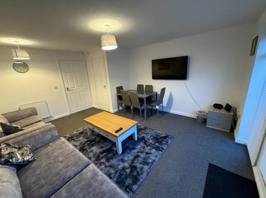 Villa Modern Townhouse - 3 Bed 2.5 Bath 2 Private Gated Parking Wellingborough Exterior foto